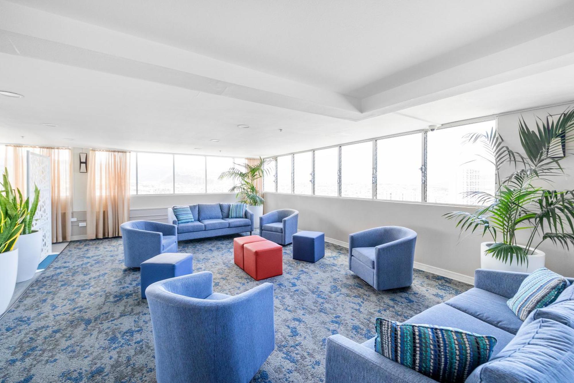 Steps To Waikiki Beach! Newly Renovated With 75" Tv Honolulu Luaran gambar