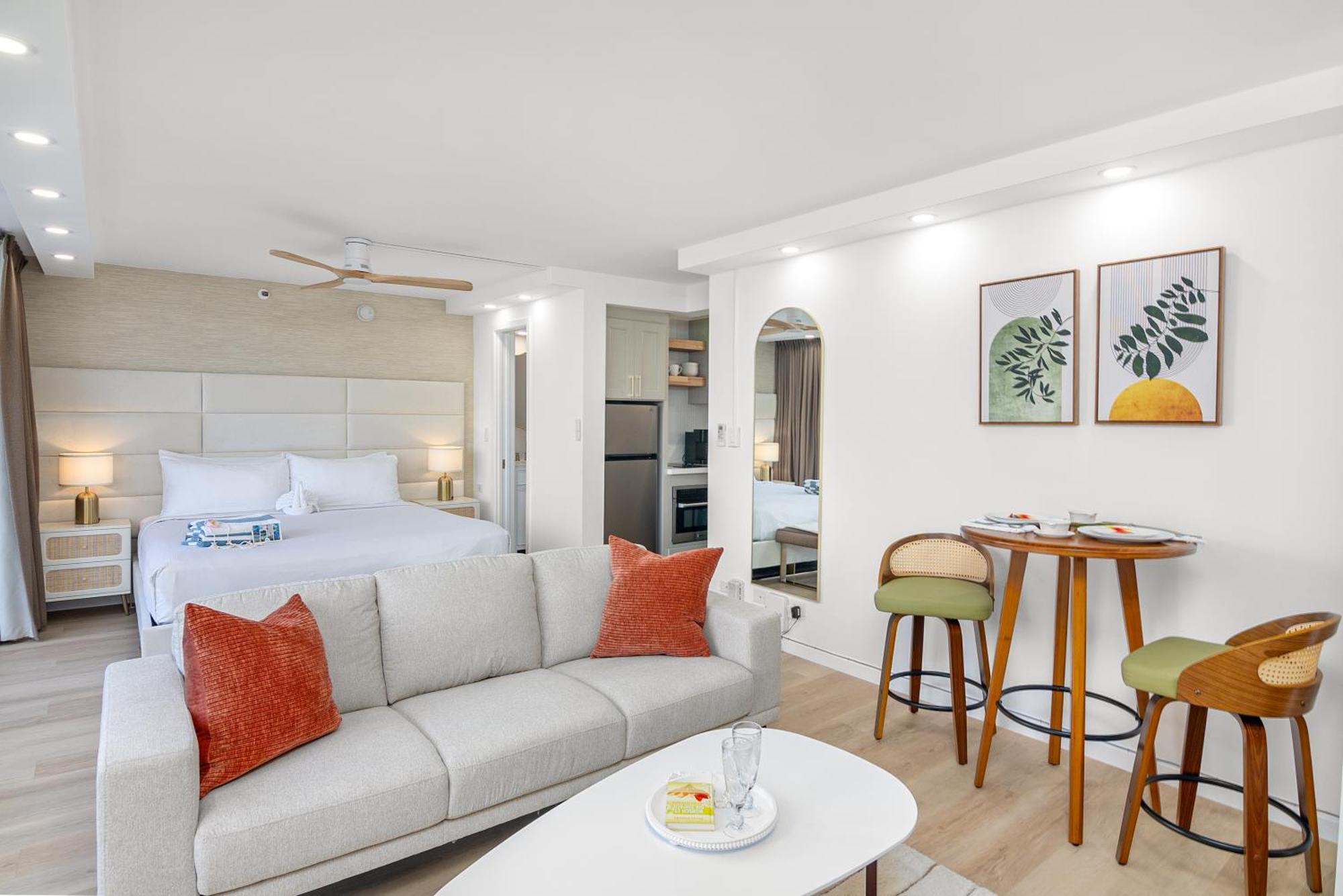 Steps To Waikiki Beach! Newly Renovated With 75" Tv Honolulu Luaran gambar