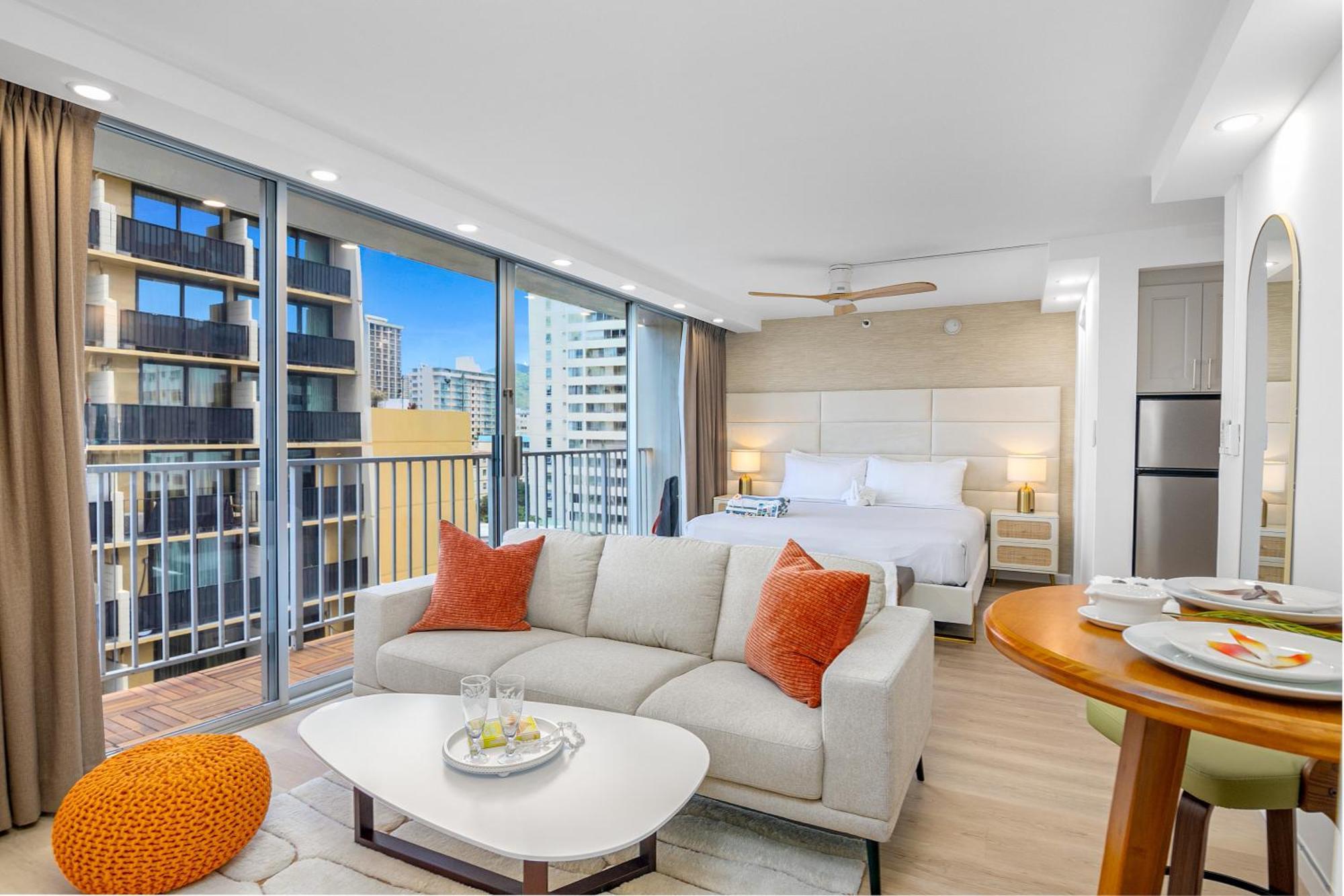 Steps To Waikiki Beach! Newly Renovated With 75" Tv Honolulu Luaran gambar